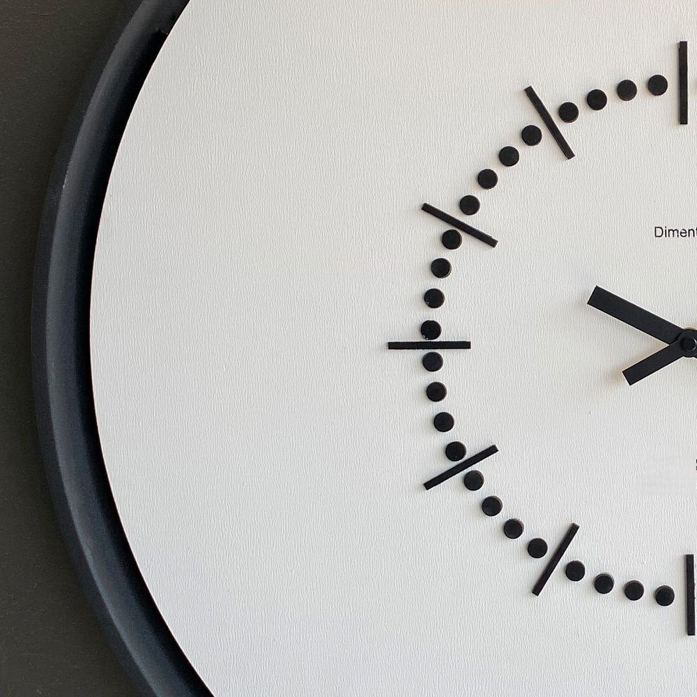 Detail Zifferblatt/Rahmen – Dimension - Weiß