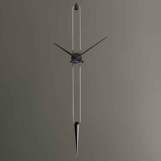 Pendulo Wanduhr 130 cm – Black Carbon & Aluminium | Vertikale Pendel-Designuhr aus Metall von RH Clocks