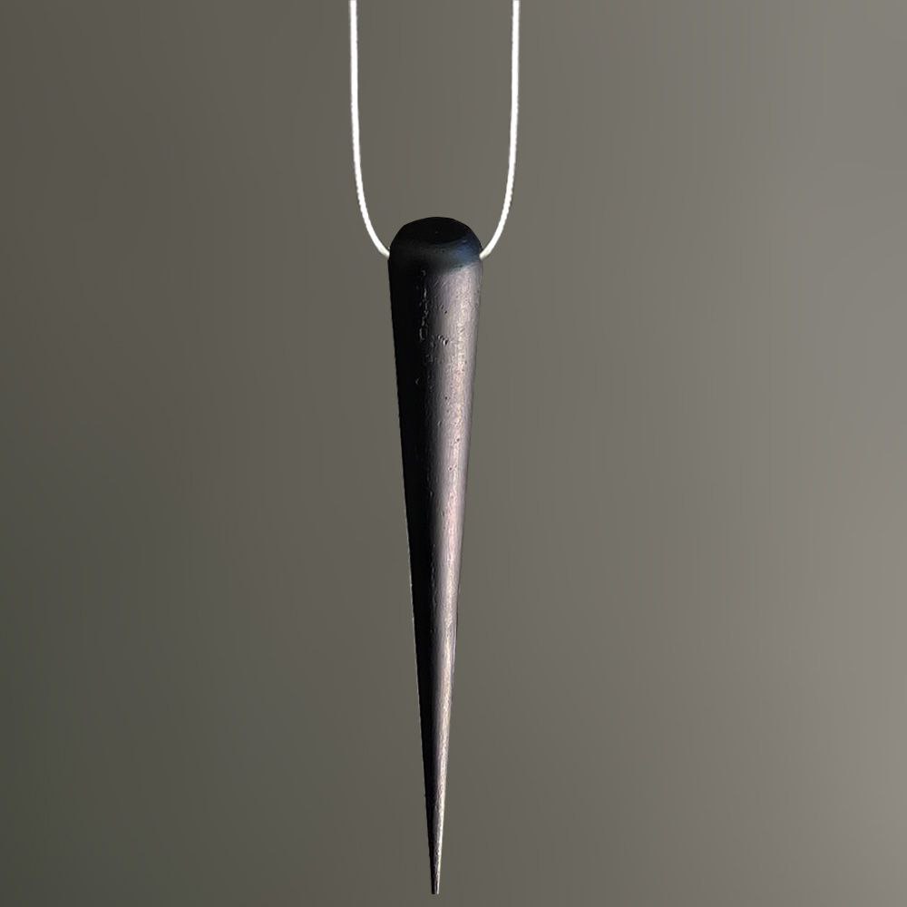 Pendulo Wanduhr 130 cm – Black Carbon & Aluminium | Vertikale Pendel-Designuhr aus Metall von RH Clocks